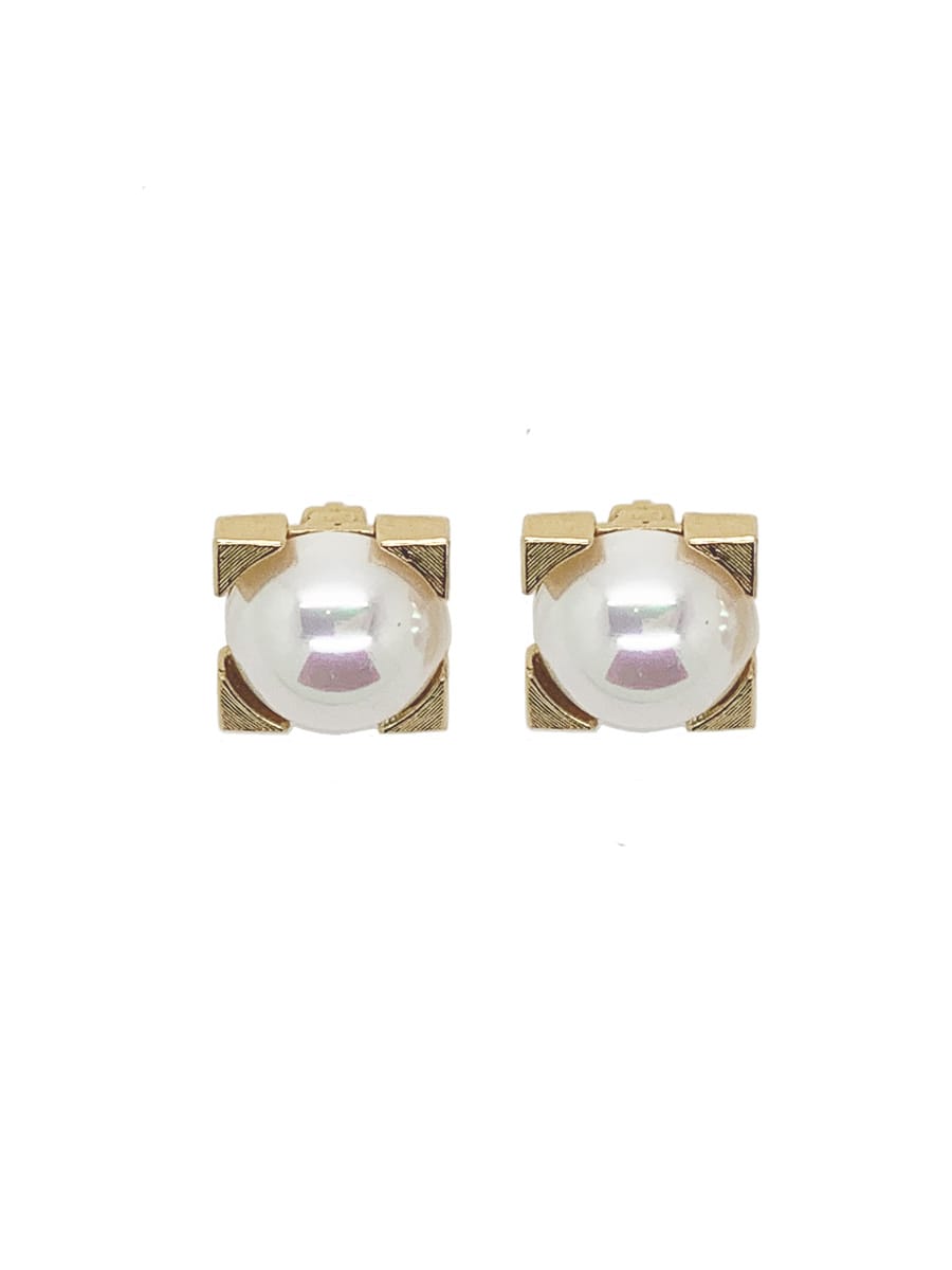 SQUARED PEARL EARCLIP